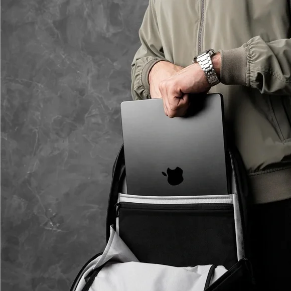 NWT  Alpaka Black Men's Backpack - Picture 5 of 10